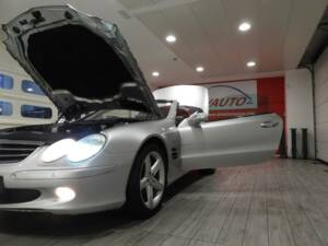 Bild 12/15 von Mercedes-Benz SL 350 (2004)