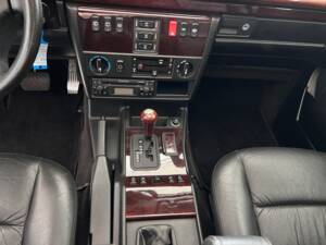 Image 15/28 of Mercedes-Benz G 500 (SWB) (1999)