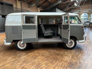 Image 26/36 of Volkswagen T1 minibus (1963)