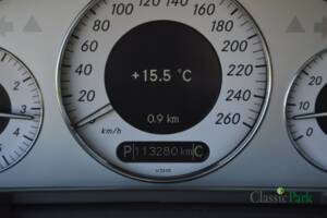Image 36/50 of Mercedes-Benz E 500 T (2004)