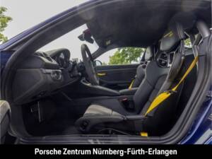Image 24/50 of Porsche 718 Cayman GT4 RS Weissach (2025)