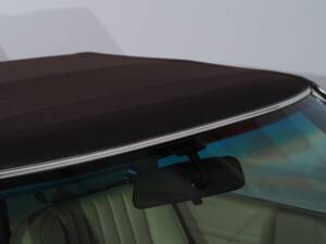 Image 40/50 of Mercedes-Benz 560 SL (1988)