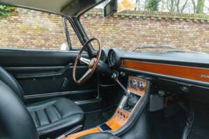 Image 18/50 de Alfa Romeo Giulia GT 1300 Junior (1972)