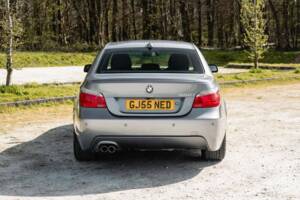 Bild 11/50 von BMW 550i (2006)