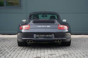Bild 8/50 von Porsche 911 Carrera 4S (2007)