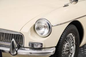 Image 24/50 of MG MGB (1964)