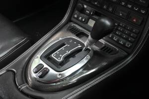 Image 43/50 of Jaguar XKR (2006)