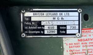 Afbeelding 10/22 van MG MGB (1976)