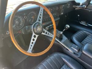 Image 10/15 de Jaguar E-Type (1969)