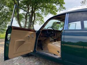 Image 13/35 de Jaguar Mk II 3.8 (1961)