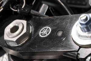 Image 37/44 of Yamaha YZF 1000 R1 (1998)