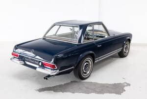 Image 6/40 de Mercedes-Benz 250 SL (1967)