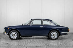 Bild 11/50 von Alfa Romeo Giulia GT 1300 Junior (1976)