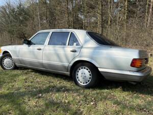 Image 5/8 of Mercedes-Benz 560 SEL (1986)