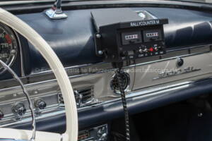 Image 27/38 de Mercedes-Benz 300 SL Roadster (1961)