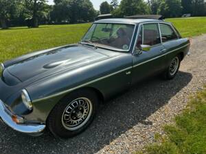 Image 13/38 of MG MGB GT V8 (1974)