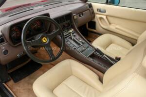 Image 17/42 de Ferrari 412 (1986)