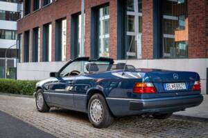 Obraz 13/50 pojazdu Mercedes-Benz 300 CE-24 (1992)
