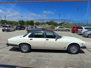 Image 18/50 of Jaguar XJ6 3.2 Sovereign (1983)