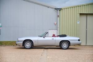 Image 28/50 of Jaguar XJS 6.0 (1993)