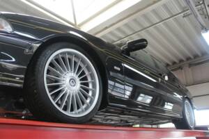 Immagine 6/50 di ALPINA B10 V8 Touring (1998)