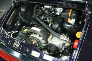 Immagine 36/50 di Porsche 911 Carrera 4 (1993)