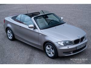 Image 2/33 de BMW 118i (2010)