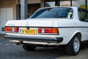 Image 53/62 of Mercedes-Benz 280 CE (1982)