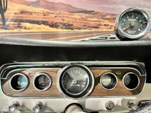 Image 19/34 of Ford Mustang 289 (1966)