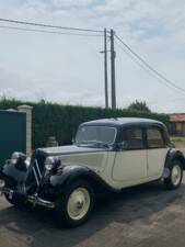 Image 2/6 of Citroën Traction Avant 11 BL (1953)