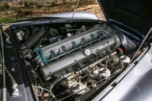 Image 9/30 de Aston Martin DB 6 Volante (1967)