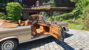 Image 27/38 of Mercedes-Benz 280 SE 3,5 (1969)