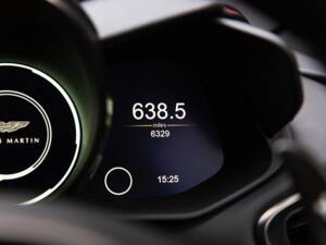 Immagine 10/84 di Aston Martin DBS 770 Ultimate Volante (2023)