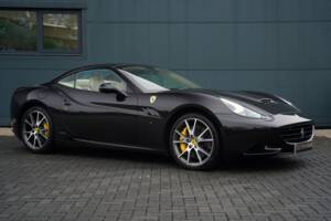 Imagen 22/50 de Ferrari California (2011)
