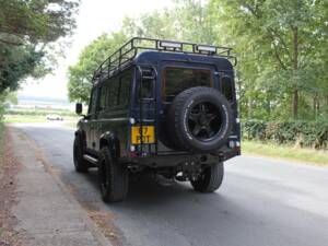 Bild 4/18 von Land Rover Defender 110 (2014)