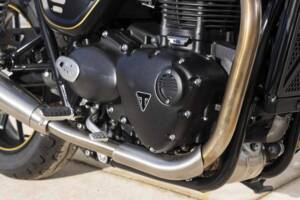 Immagine 19/42 di Triumph Street Twin Bonneville (2021)