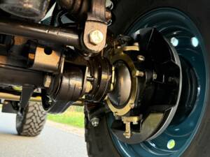 Image 28/33 de Land Rover Defender 90 (1997)