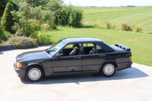 Immagine 24/50 di Mercedes-Benz 190 E 2.3-16 (1986)