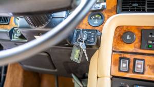 Image 31/42 of Daimler Double Six (1989)