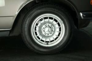 Image 30/30 of Mercedes-Benz 280 CE (1984)