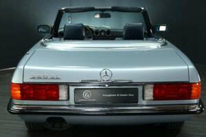 Image 5/30 of Mercedes-Benz 380 SL (1985)