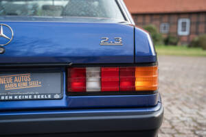 Imagen 18/48 de Mercedes-Benz 190 E 2.3 (1992)