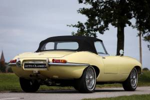 Image 3/35 de Jaguar E-Type (1967)