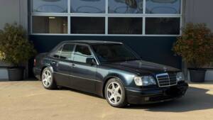 Image 20/29 of Mercedes-Benz E 500 Limited (1994)