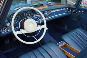 Image 3/50 of Mercedes-Benz 280 SL (1968)