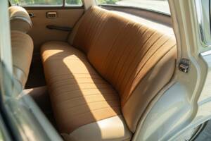 Image 33/50 of Mercedes-Benz 200 (1966)
