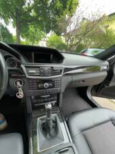Bild 13/16 von Mercedes-Benz E 200 Kompressor T (2011)