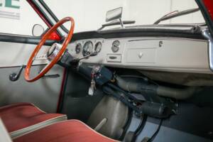 Image 7/34 of Saab 96 V4 (1967)