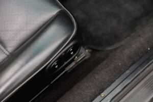 Image 83/108 de Porsche 911 Carrera 3.2 (1989)