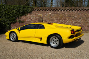 Bild 2/50 von Lamborghini Diablo (1991)